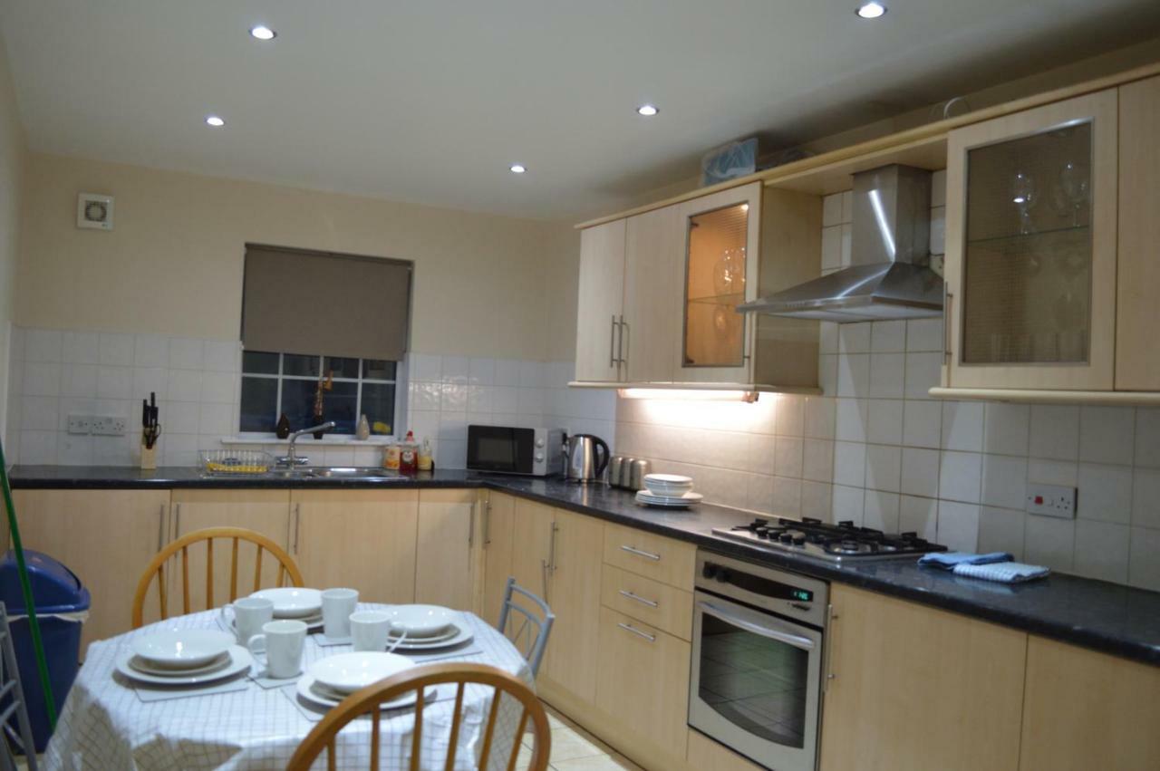 The Townhouse Newcastle Apartment Bagian luar foto