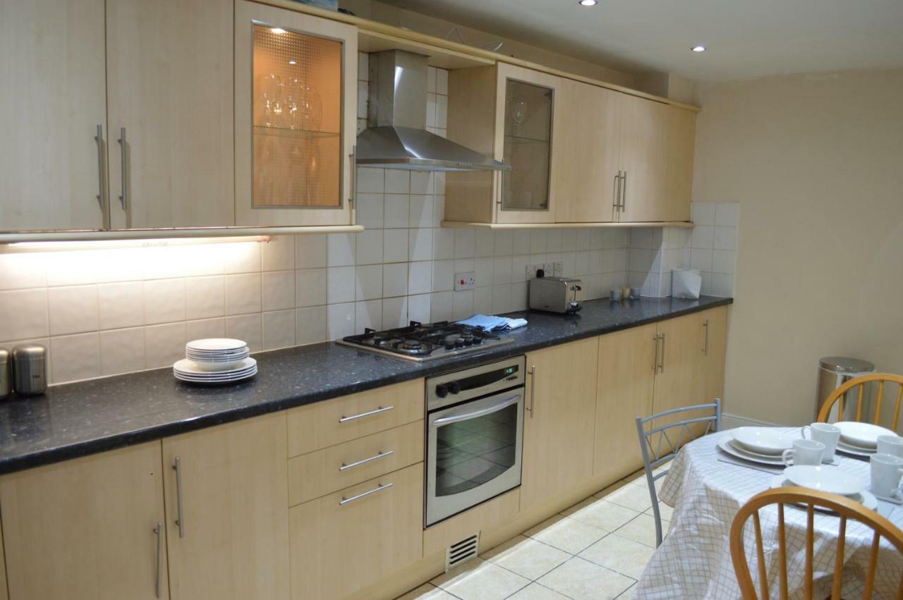 The Townhouse Newcastle Apartment Bagian luar foto